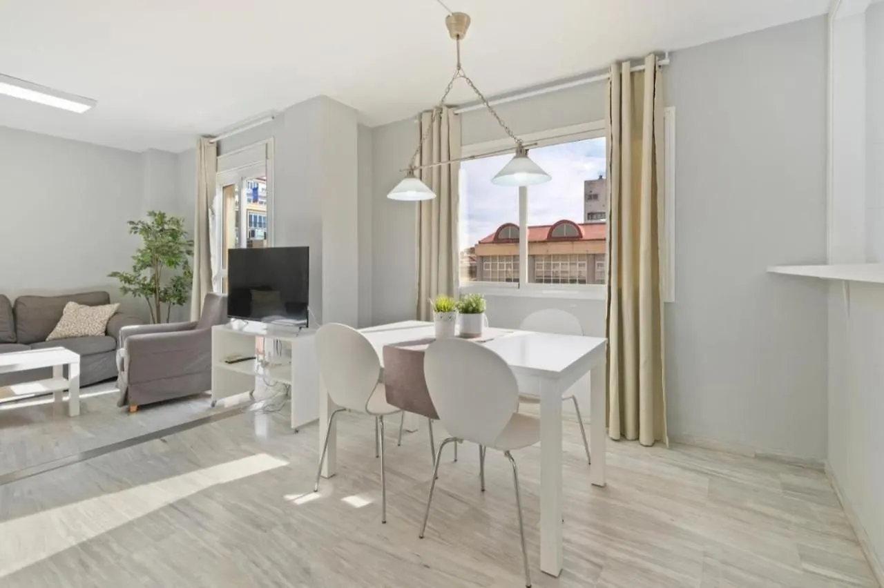 Apartamento En Calle Cuarteles De Dos Habitaciones Malaga 0*,  Spain