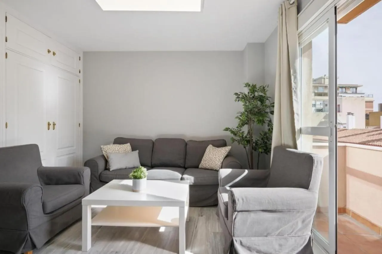 Apartamento En Calle Cuarteles De Dos Habitaciones Malaga Apartment