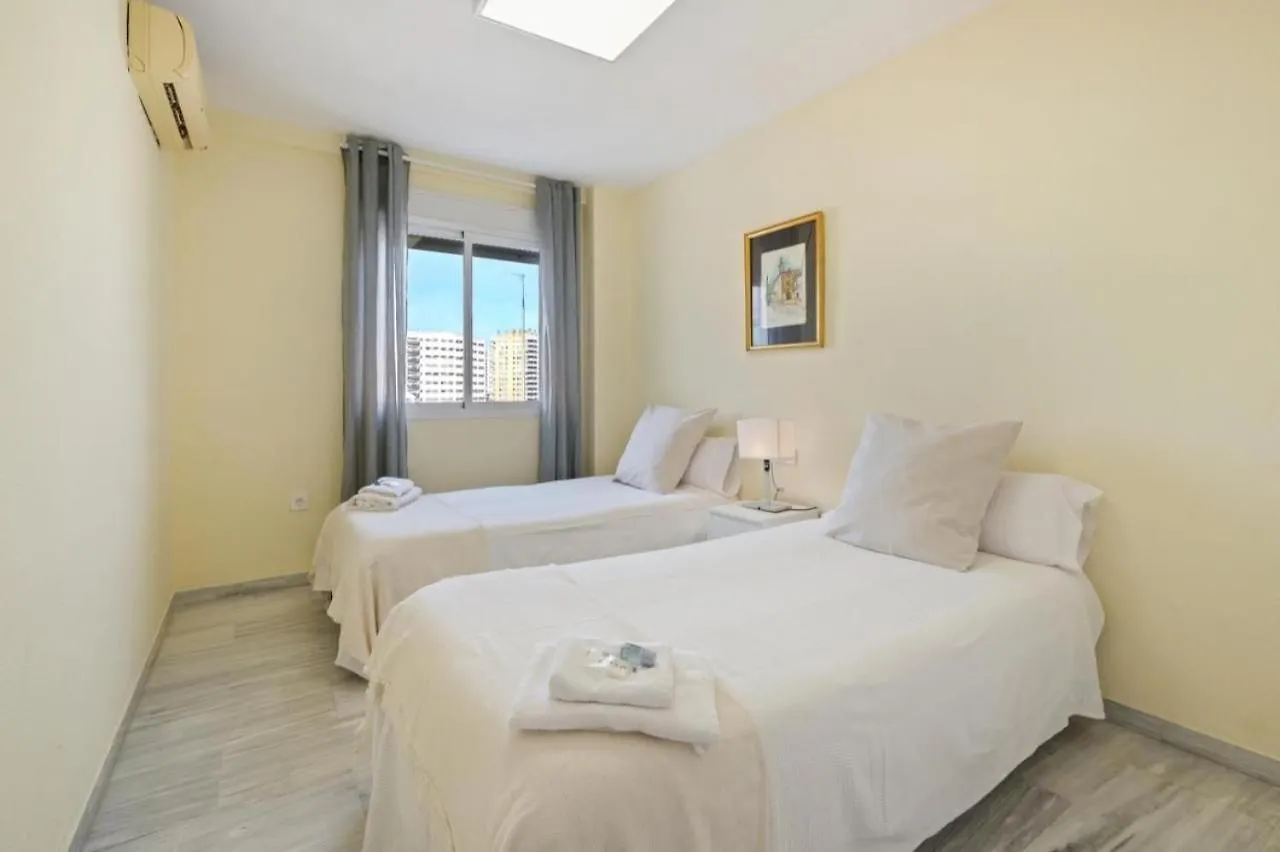 Apartment Apartamento En Calle Cuarteles De Dos Habitaciones Malaga Spain