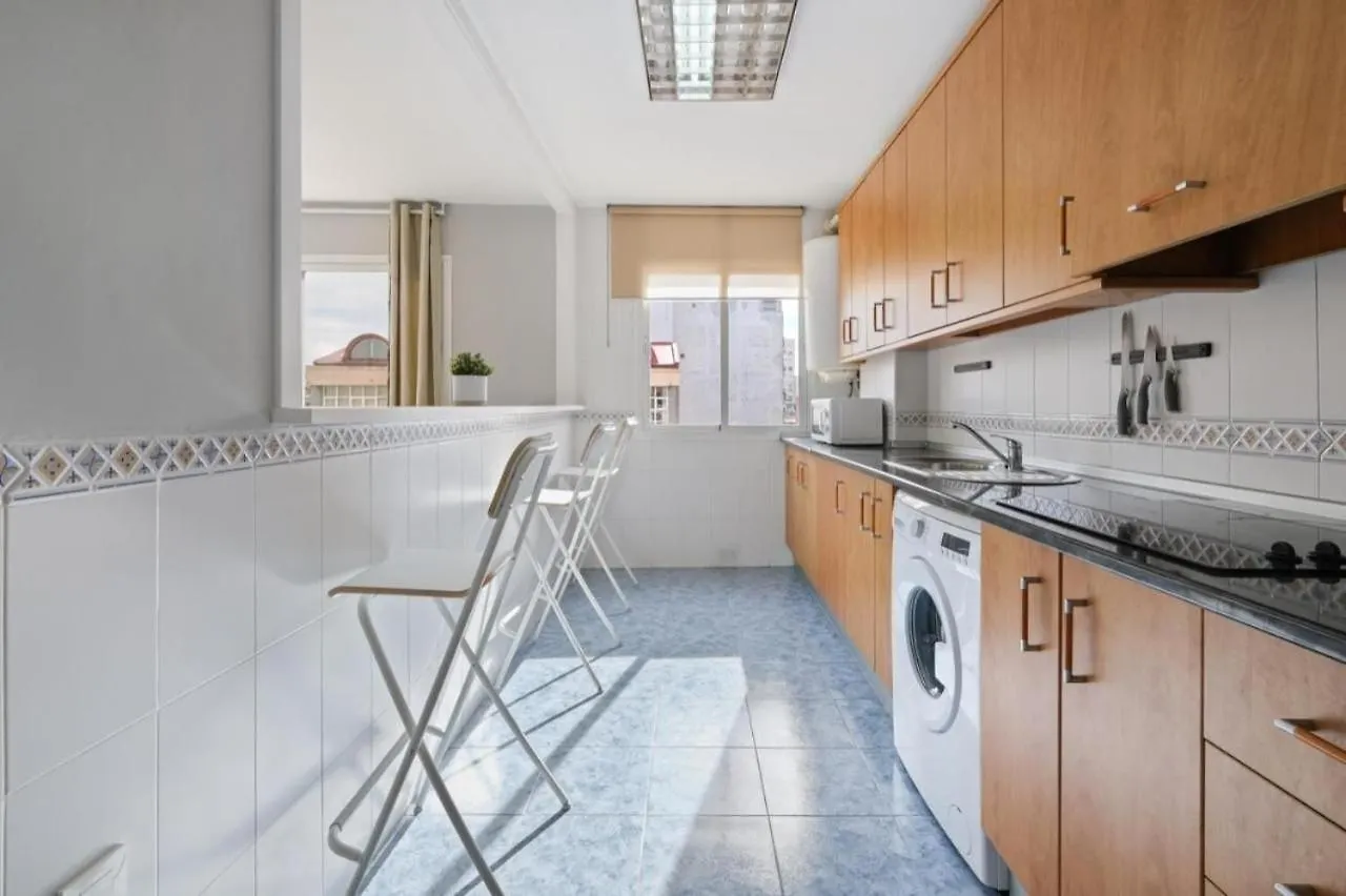 Apartamento En Calle Cuarteles De Dos Habitaciones Malaga