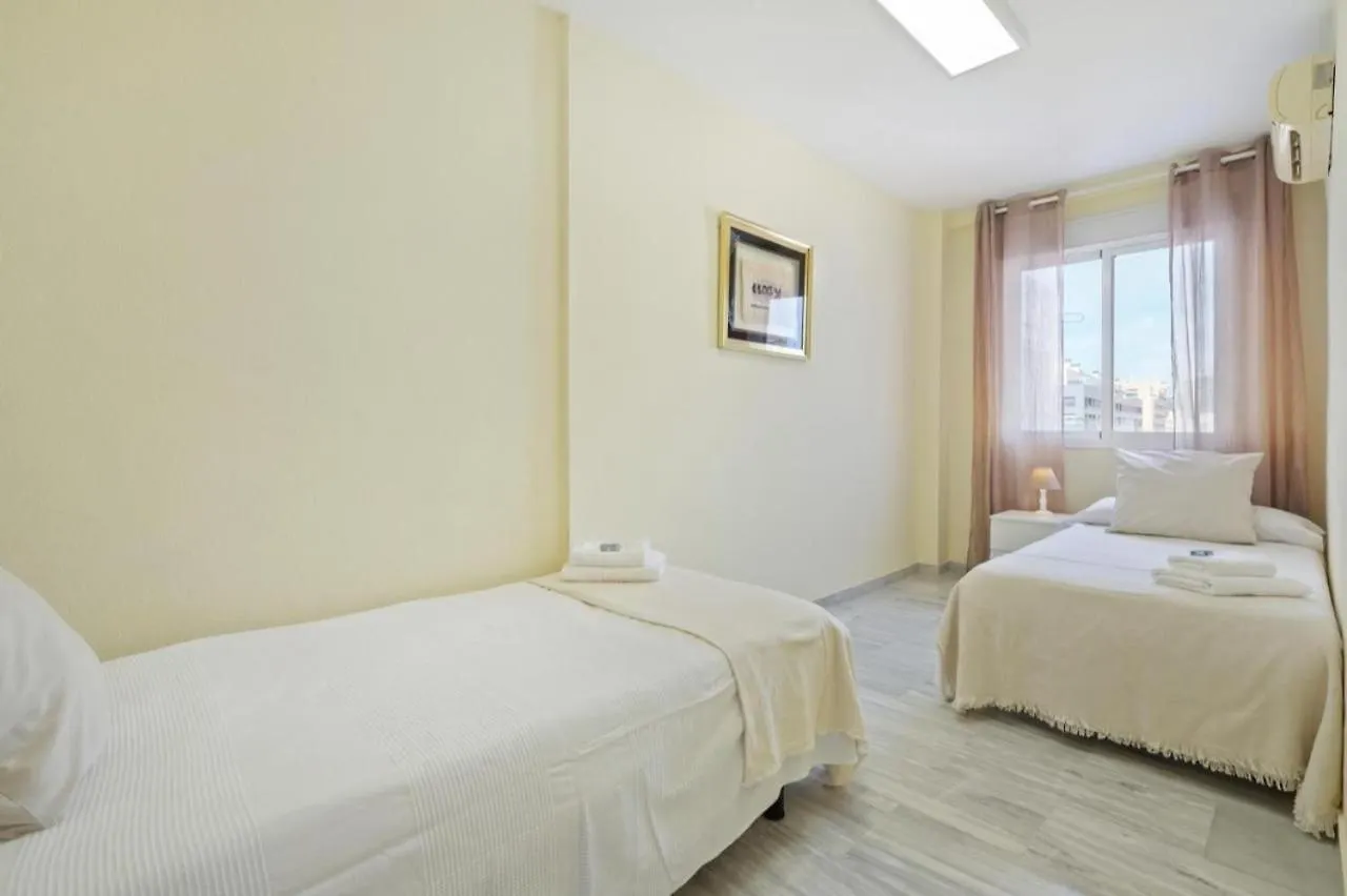 Apartamento En Calle Cuarteles De Dos Habitaciones Malaga Apartment