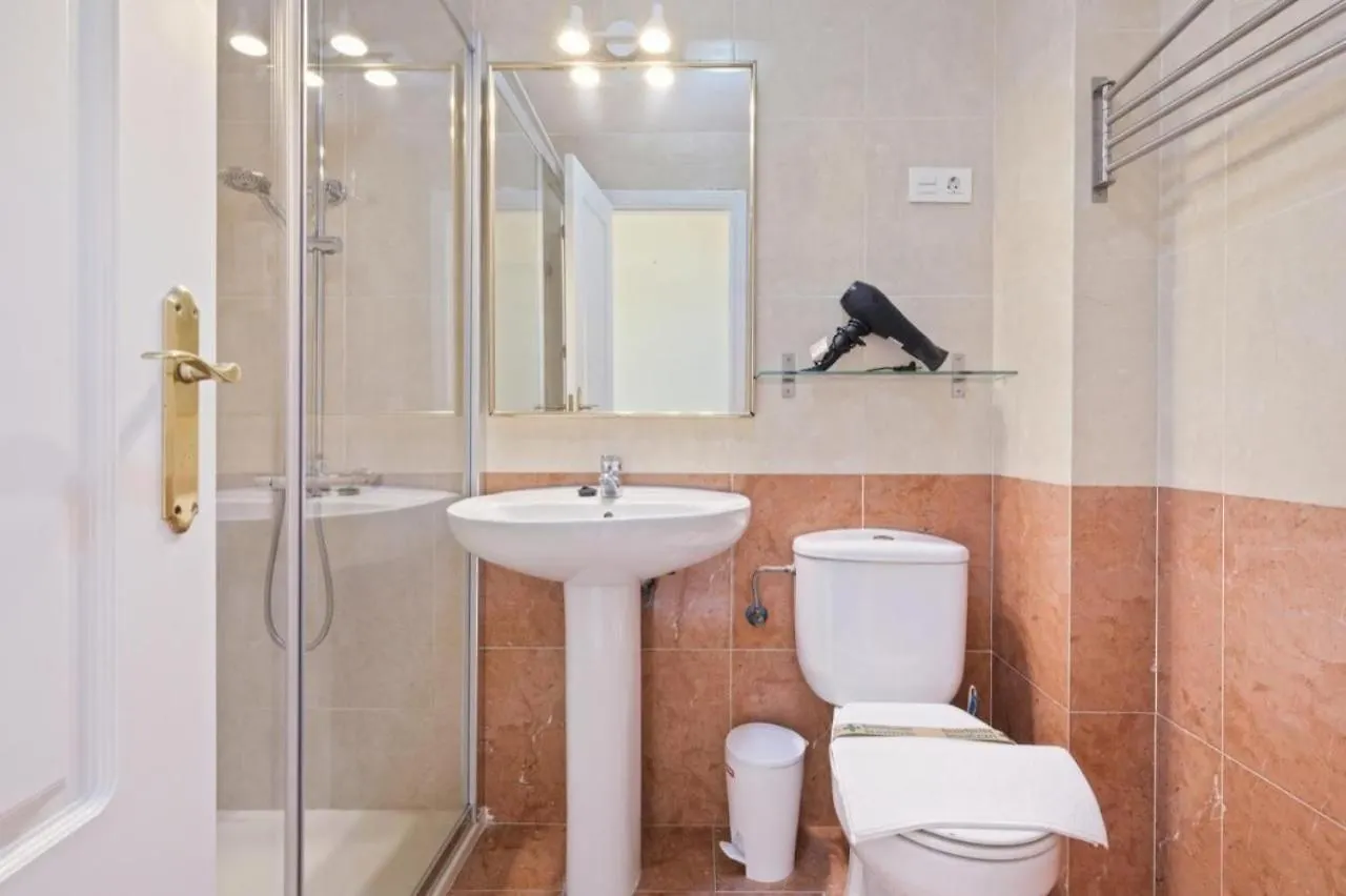 Apartamento En Calle Cuarteles De Dos Habitaciones Malaga